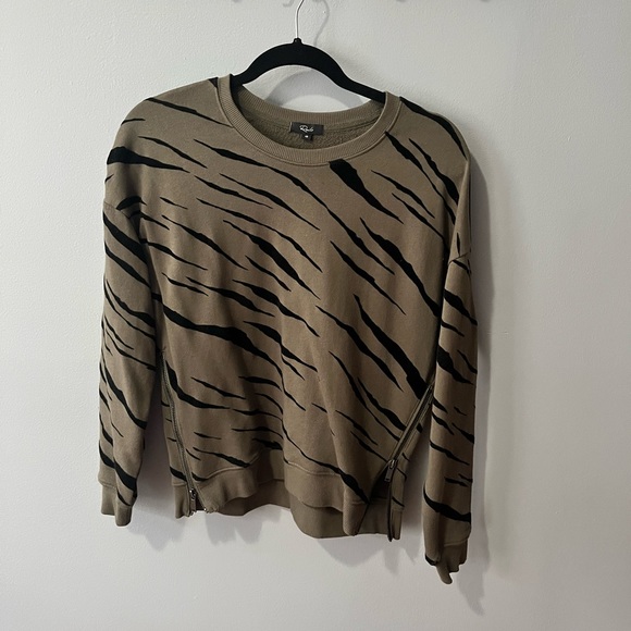 Green zebra print rails sweatshirt never worn! - Picture 5 of 5